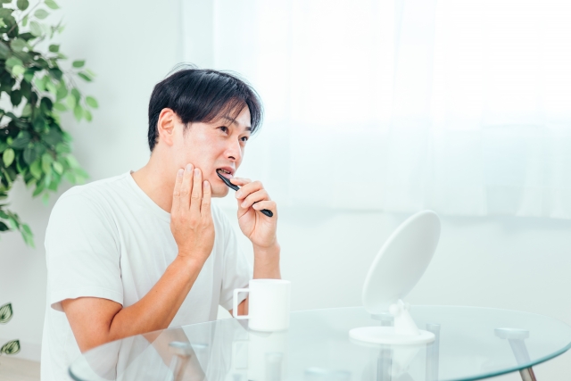 虫歯が口臭の原因となる理由と口臭を抑える方法を解説