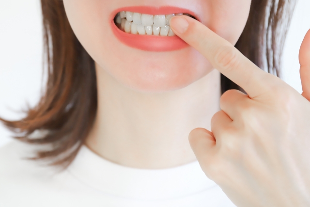 歯の白い斑点（ホワイトスポット）とは？特徴・原因・治療法を紹介